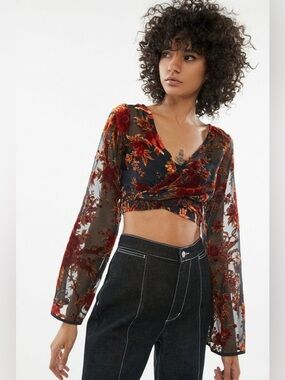 Tiger Mist Black Velvet Tie-Front Floral Crop Top XS- never worn